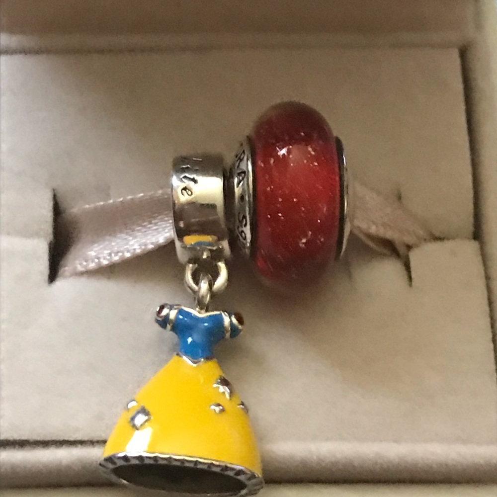 Snow White set